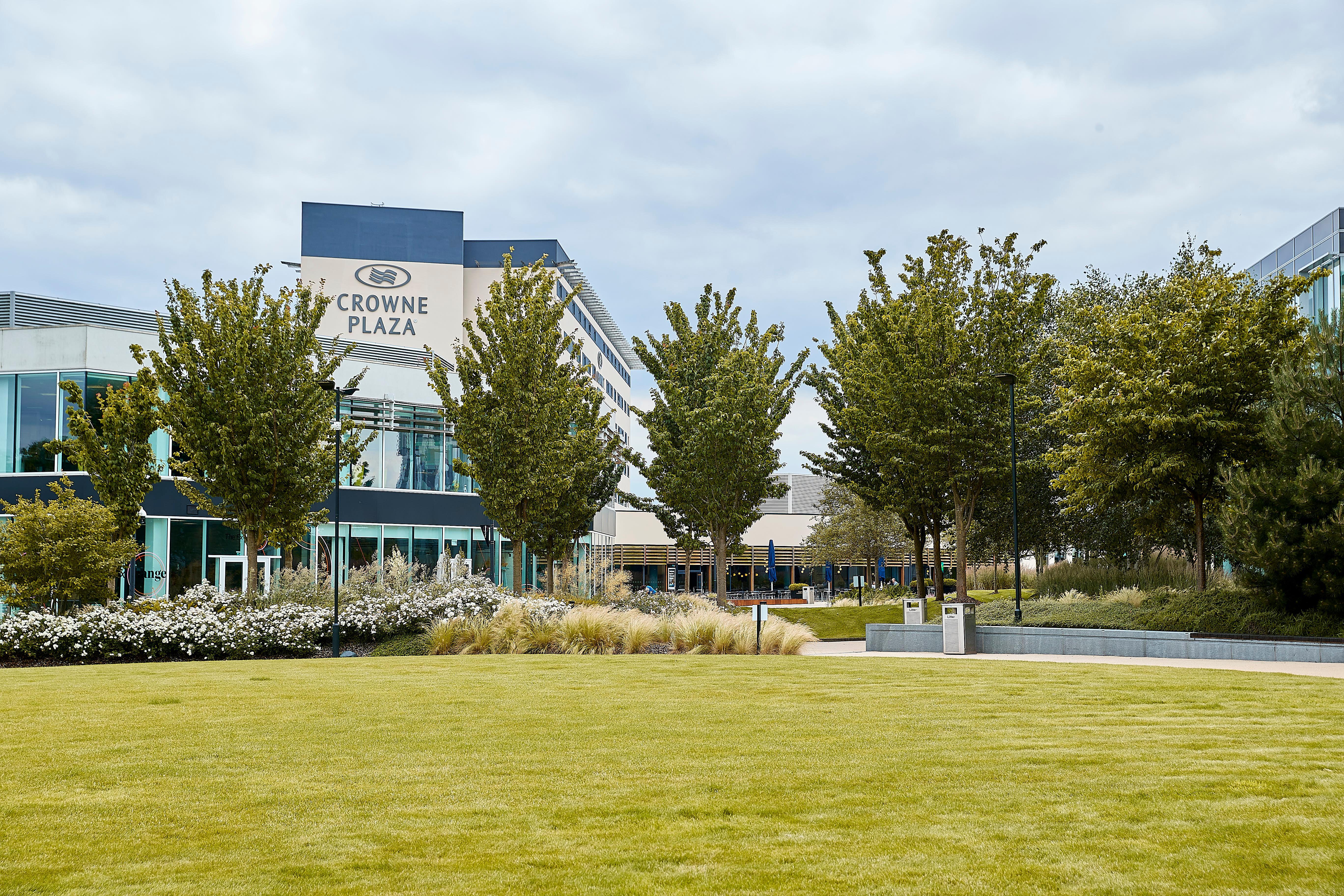 Crowne Plaza Reading Hotel Exterior photo